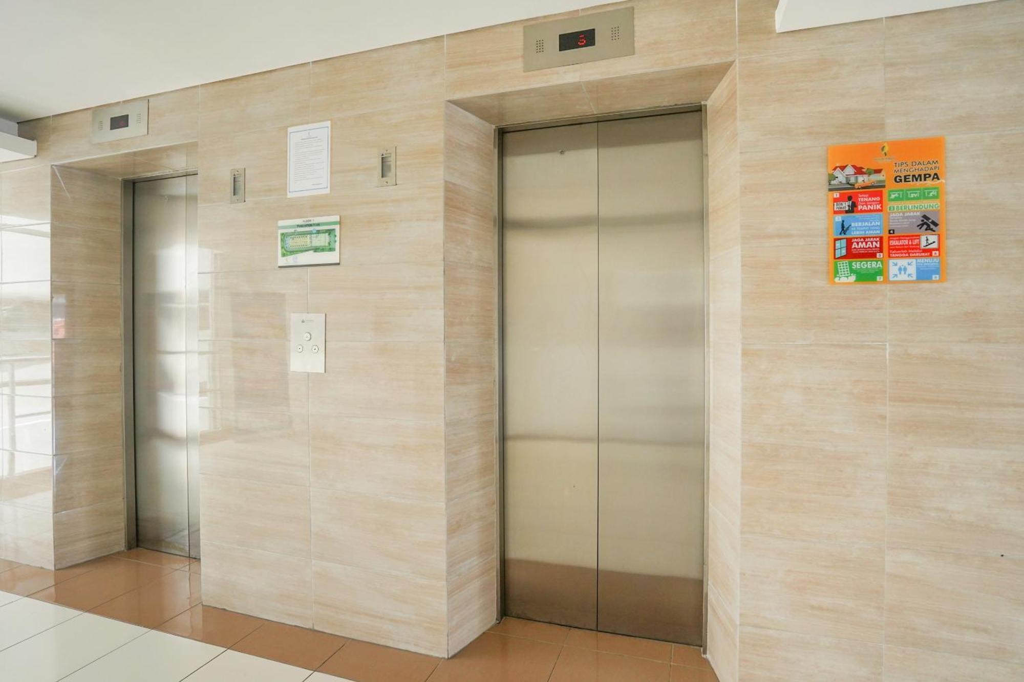 Super Oyo Capital O 91962 Pavilion Permata Surabaya Luaran gambar